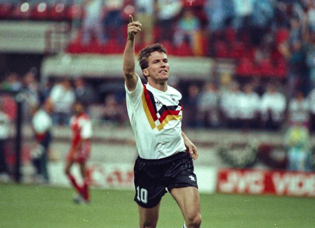 Lothar Matthaus jugando con la selección alemana