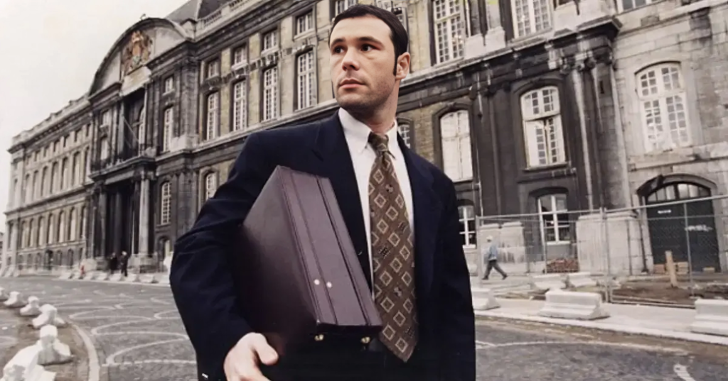 Jean-Marc Bosman en tribunales en Luxemburgo contra la FIFA y la UEFA